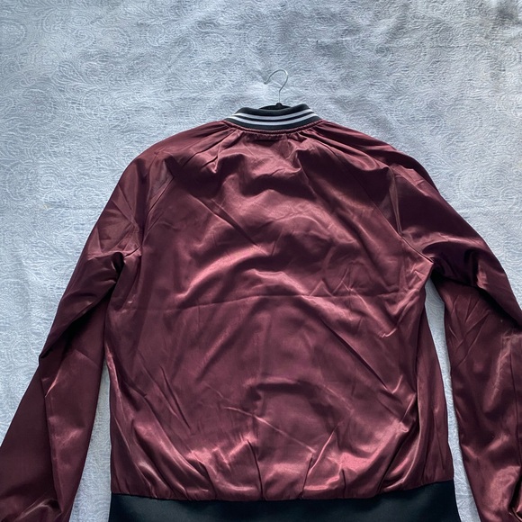 SALE🎉 FOREVER 21 Bomber Jacket - Picture 3 of 4